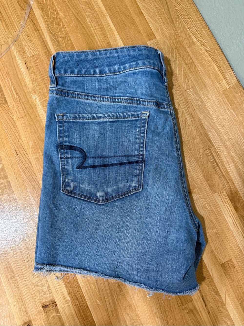 American Eagle Outfitters Light Blue Cropped Denim Jeans